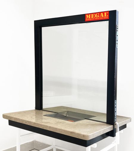 17. Okno konsularne 700x800 kuloodporne FB3